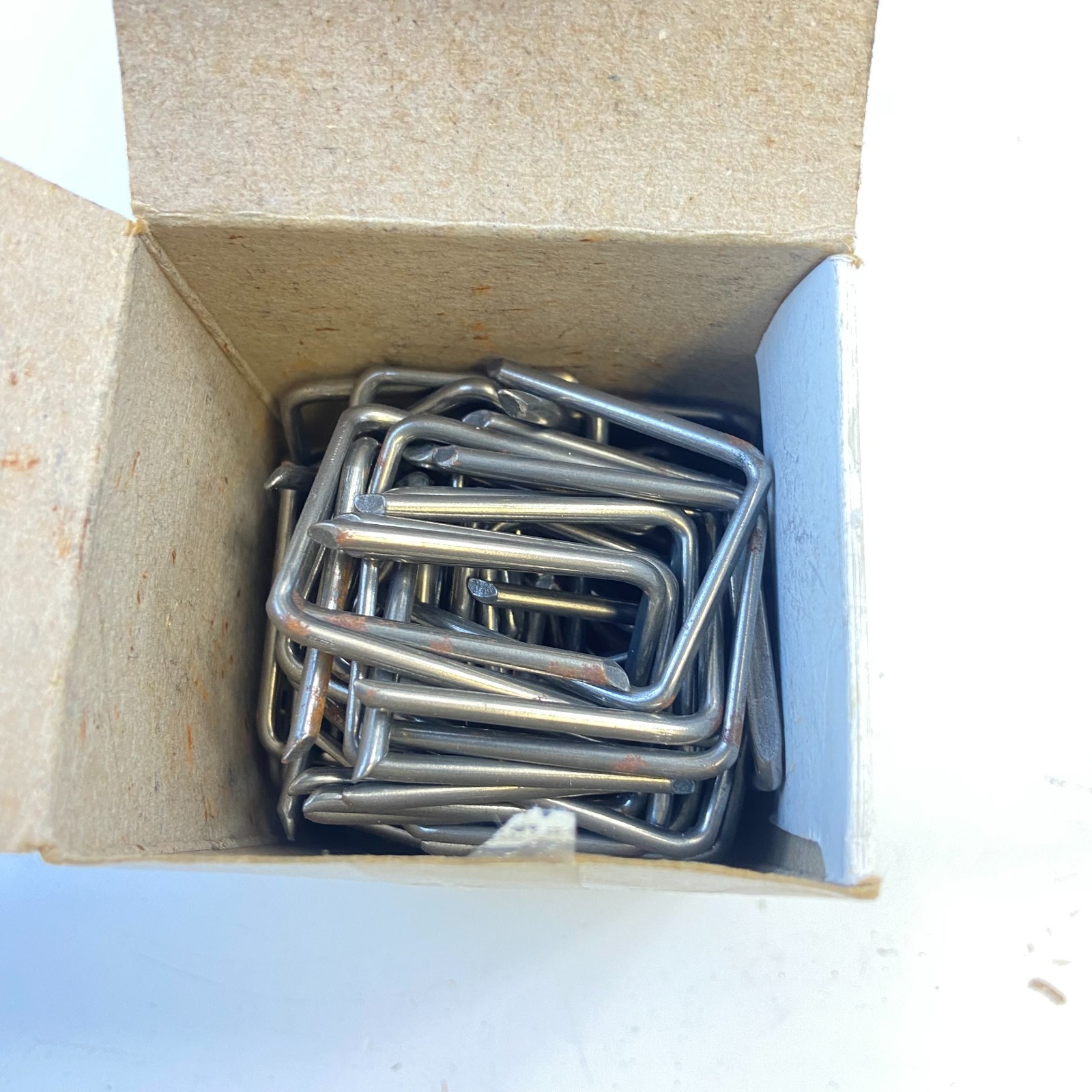 THOMAS & BETTS 3KF15 Staple 1” (BOX OF 100 PCS.)