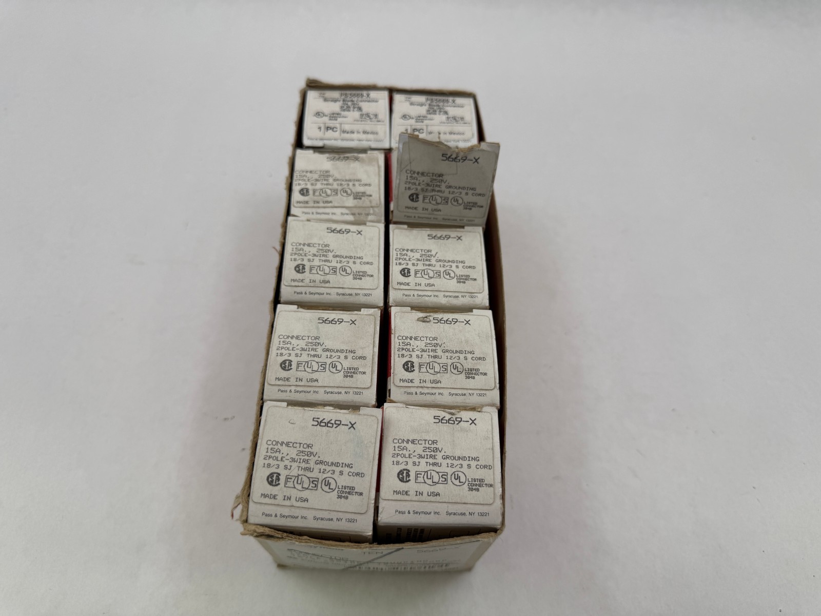 Pass & Seymour 5669-X NIB Lot Of 10 15A 250V Female Cord Connectors See Pics #B7