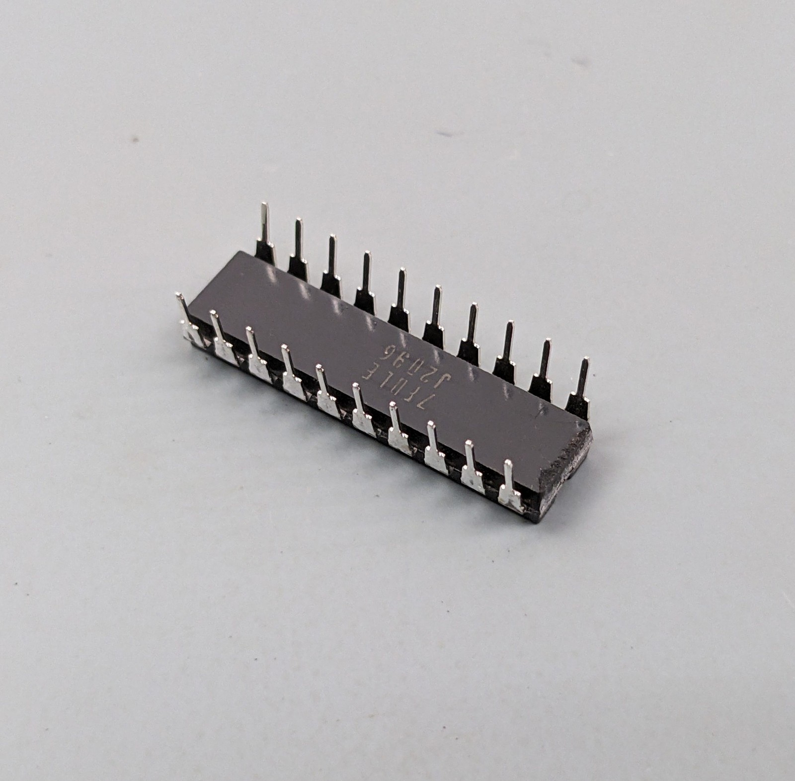 (18) RCA CD74HCT574E Octal D-Type Flip-Flop Logic ICs