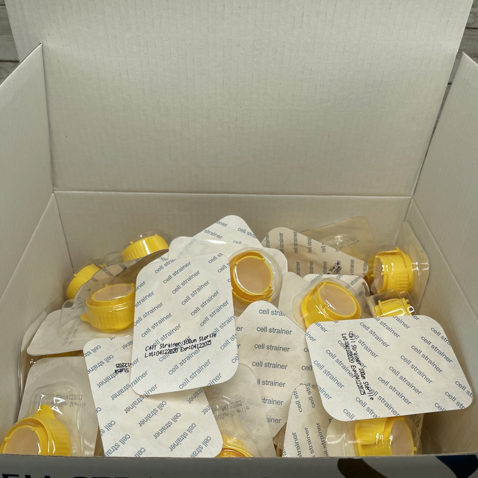 Gen Clone Advanced CELL STRAINERS #25-377, 100μm (50 Units) *See Date*