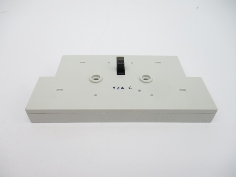 INDUSTRIAL SPARE PART 100-DS2-11 SER. A 600VAC 10A NSNP