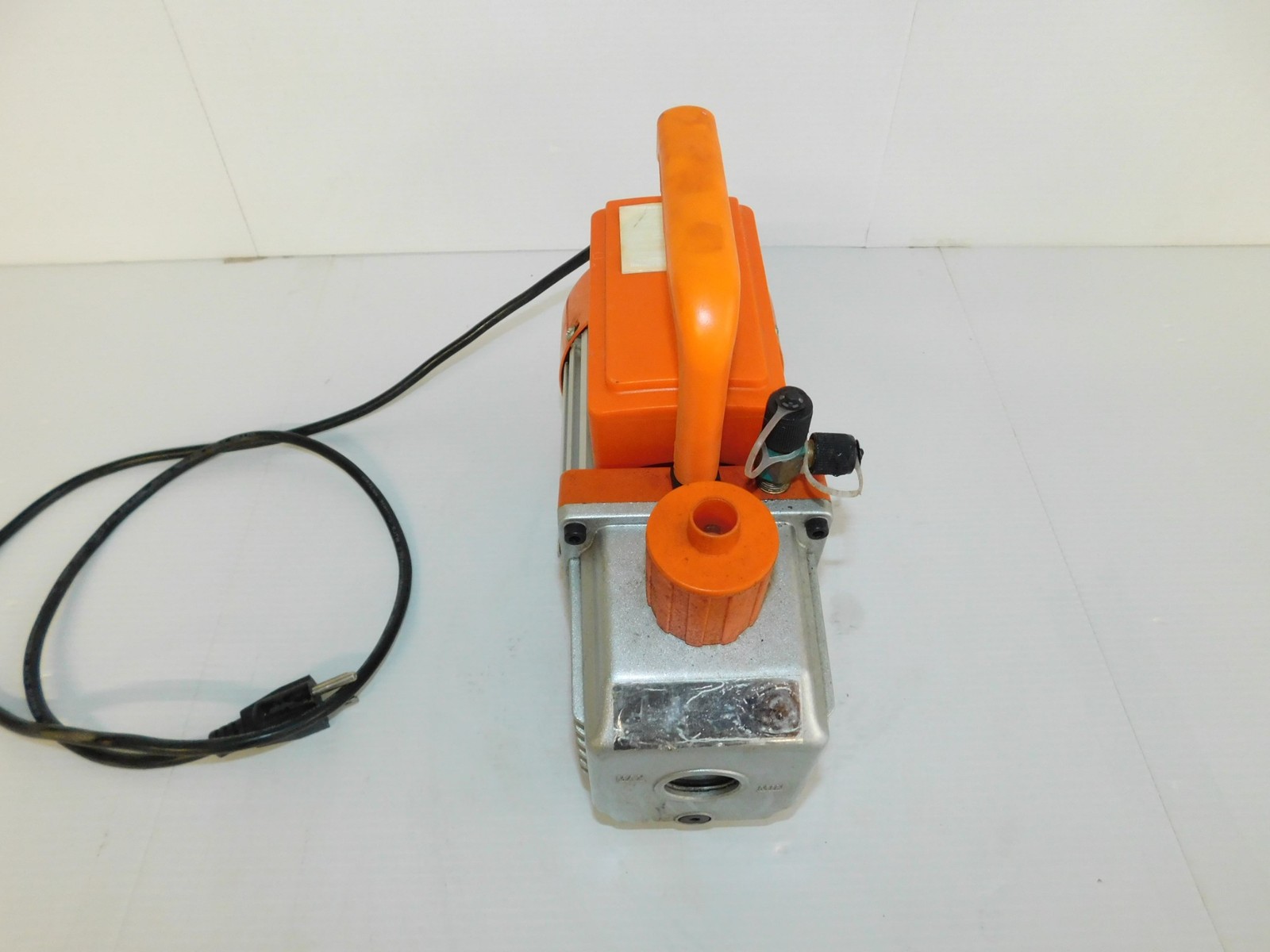 VEVOR VACUUM PUMP MODEL VP125 1/4HP, AC120V, 60HZ (JPS118)