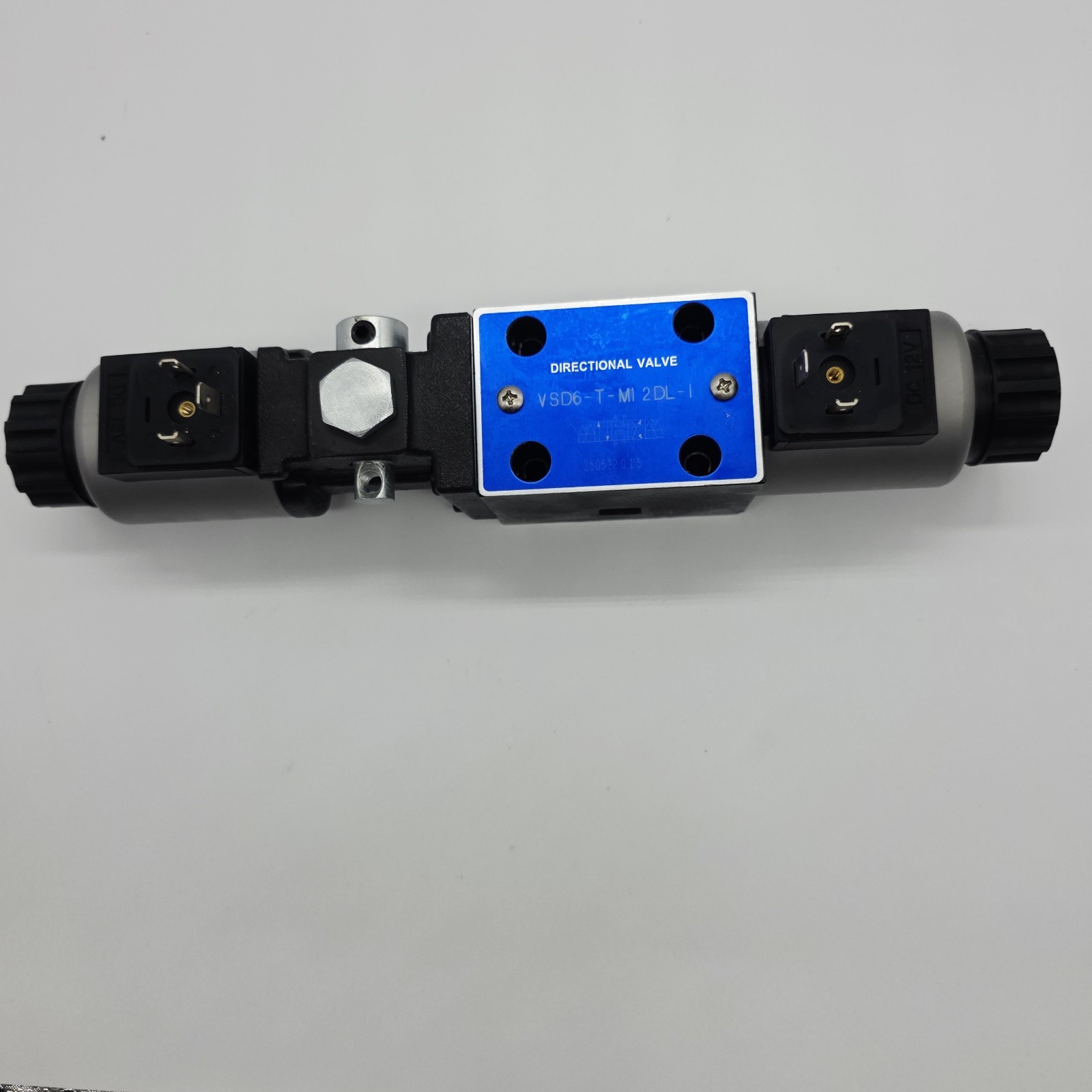 Directional Control Valve VSD6-T-M1-2DL-I Hydraulic Solenoid 12V Industrial