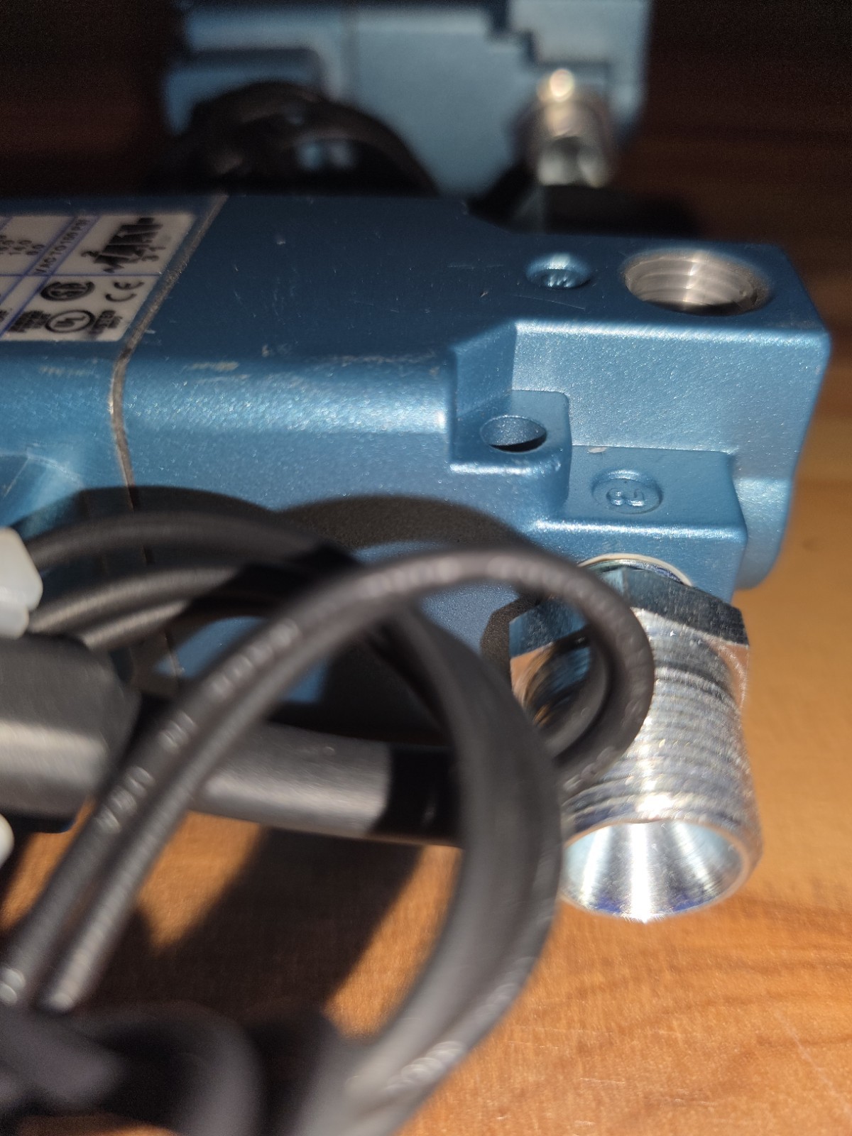 MAC 200 Series 225B-111CAAA DC24V Solenoid Operated 3-way Poppet Valve