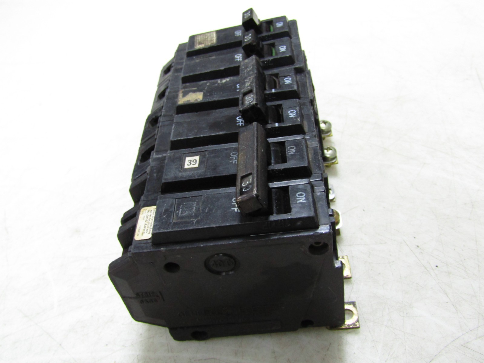🙌 3) GE 30 AMP CIRCUIT BREAKER 120/240 VAC 2 POLE THQB2130 LOT OF 3