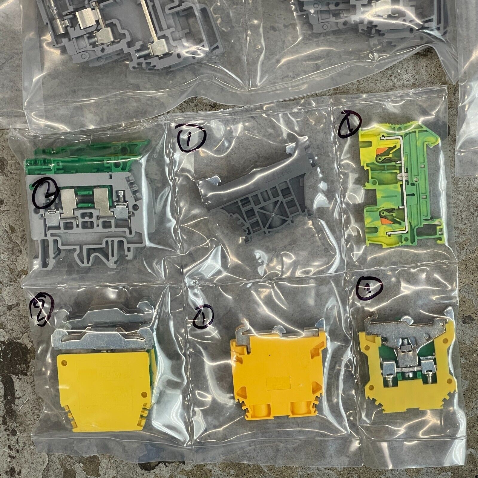 Mixed Lot of Entrelec Terminal Block Din Rail Terminals – Gray / Green