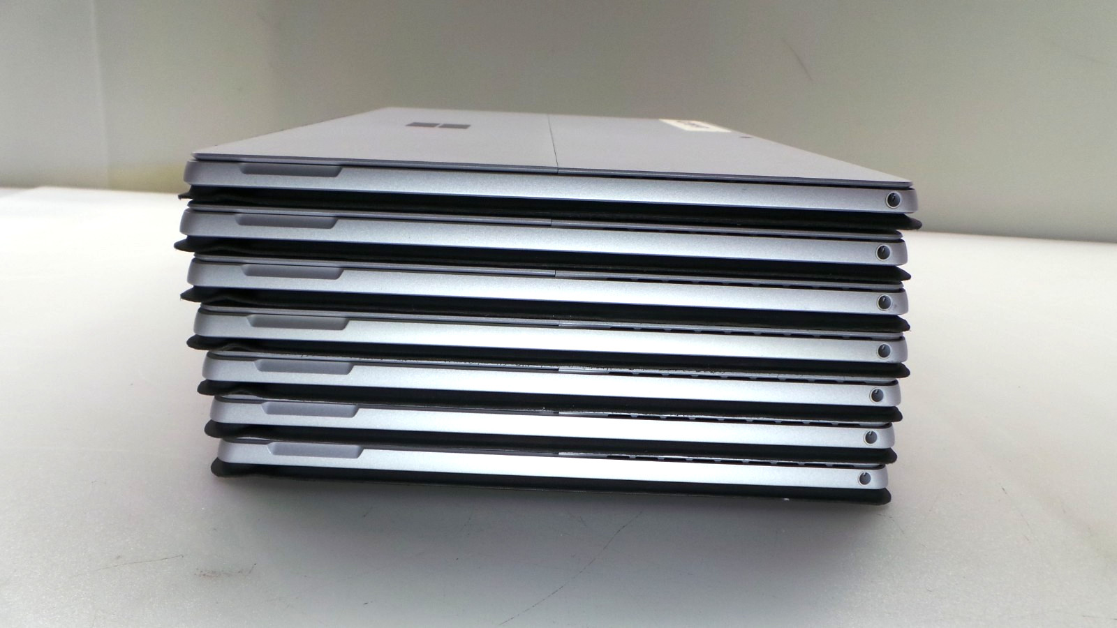 LOT OF 7 Microsoft Surface Pro 7 + 12.3″ i5-1135G7 2.40GHz 16GB RAM 256GB SSD