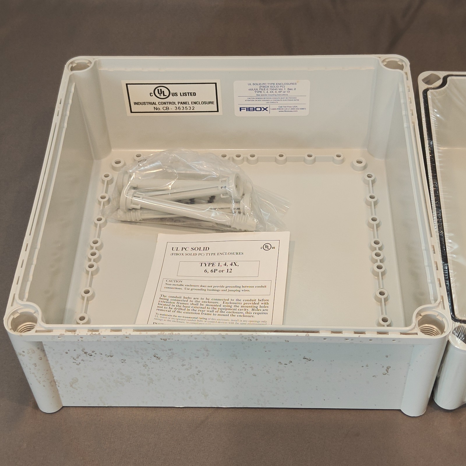 FIBOX UL PC 2828 18 G Plastic Electrical Enclosure, 11 x 11 x 7.1″, Has Stain