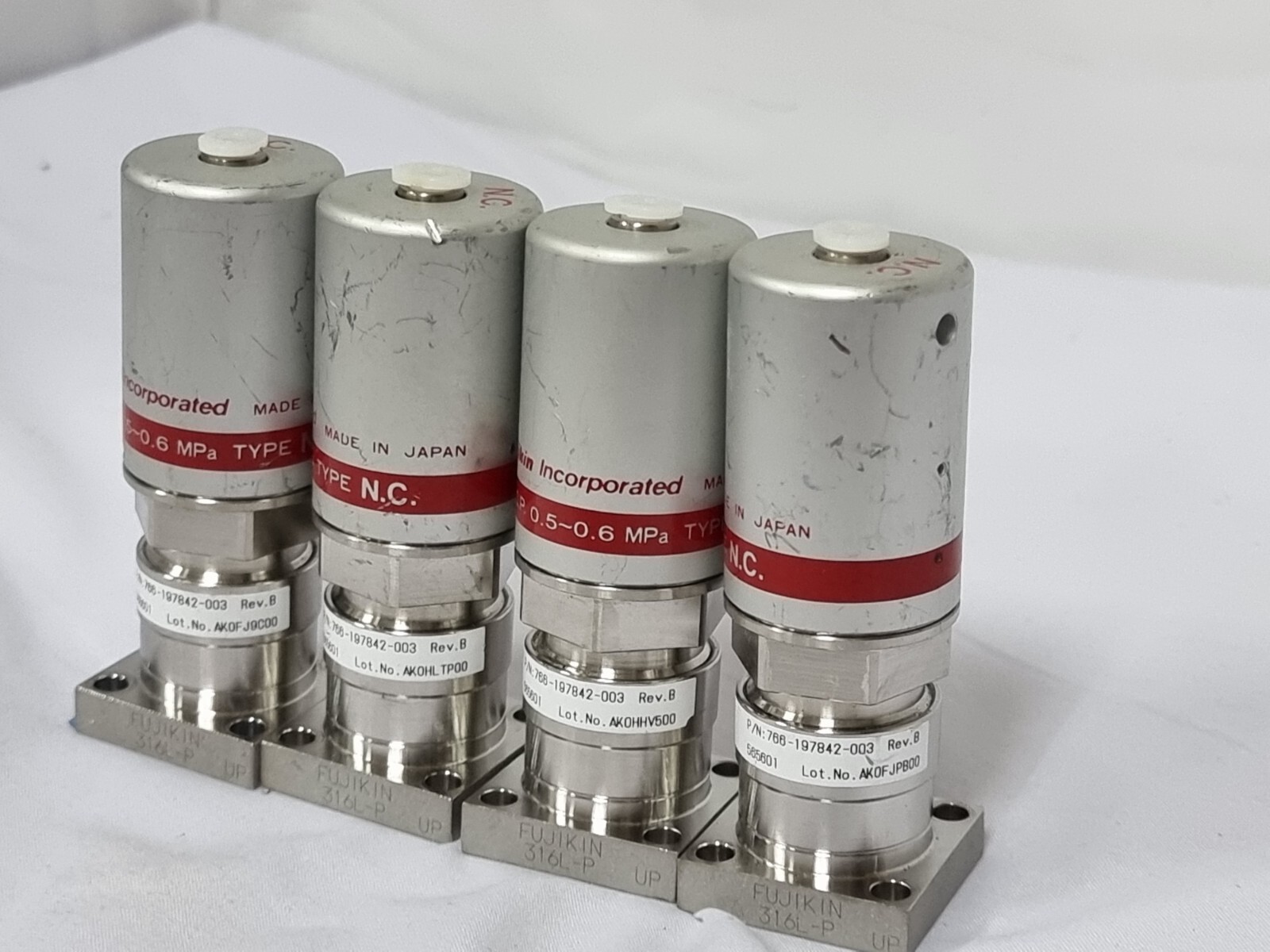 4 Fujikin O.P. 0.5~0.6 MPa, C No.565601 Type NC, Lam. 766-19782-003 Rev B,_96698