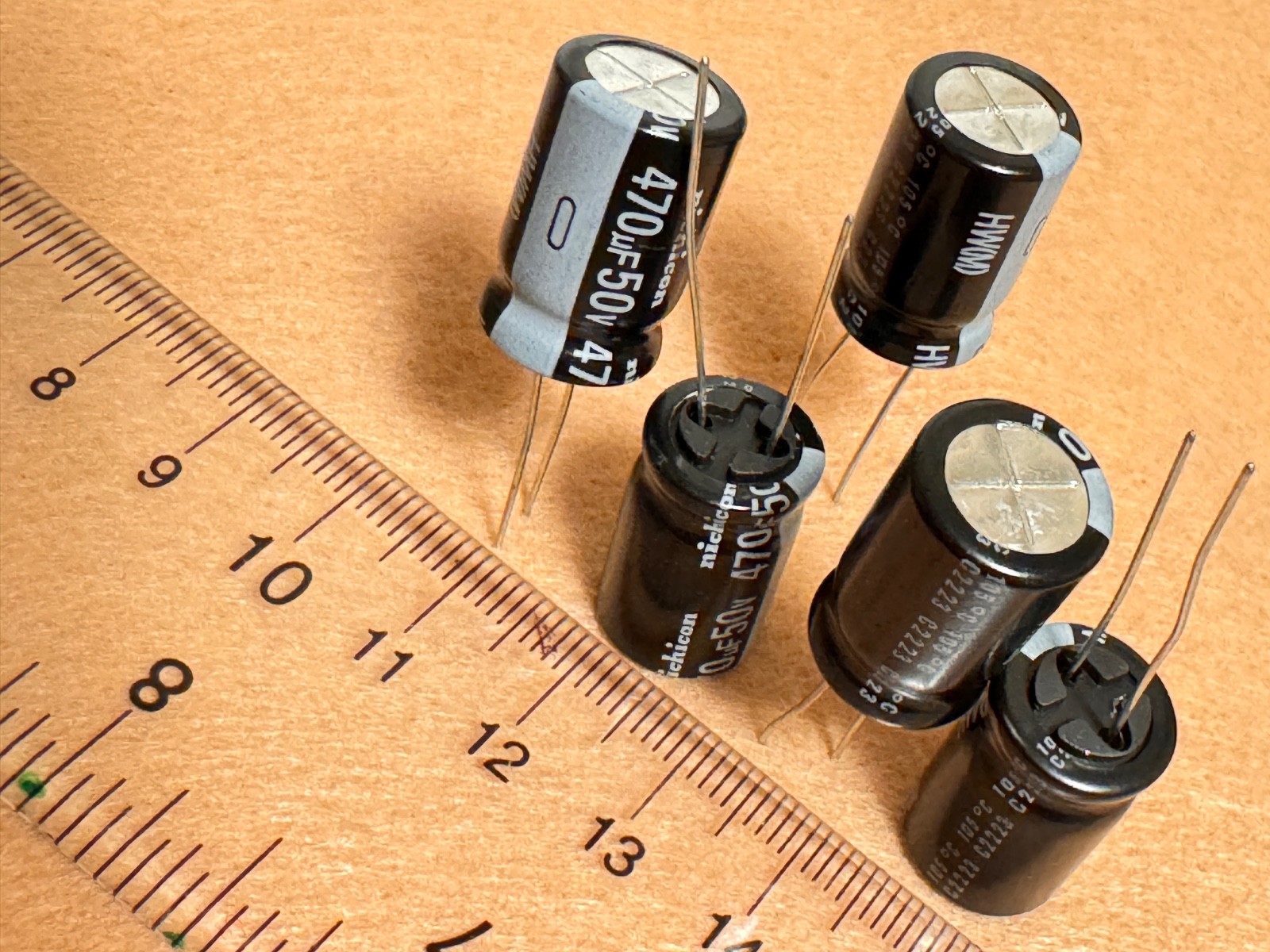 Nichicon UHW1H471MHD6 Radial Capacitor,470uF,50V,±20%,ESR=27mΩ,10000Hrs Lifetime