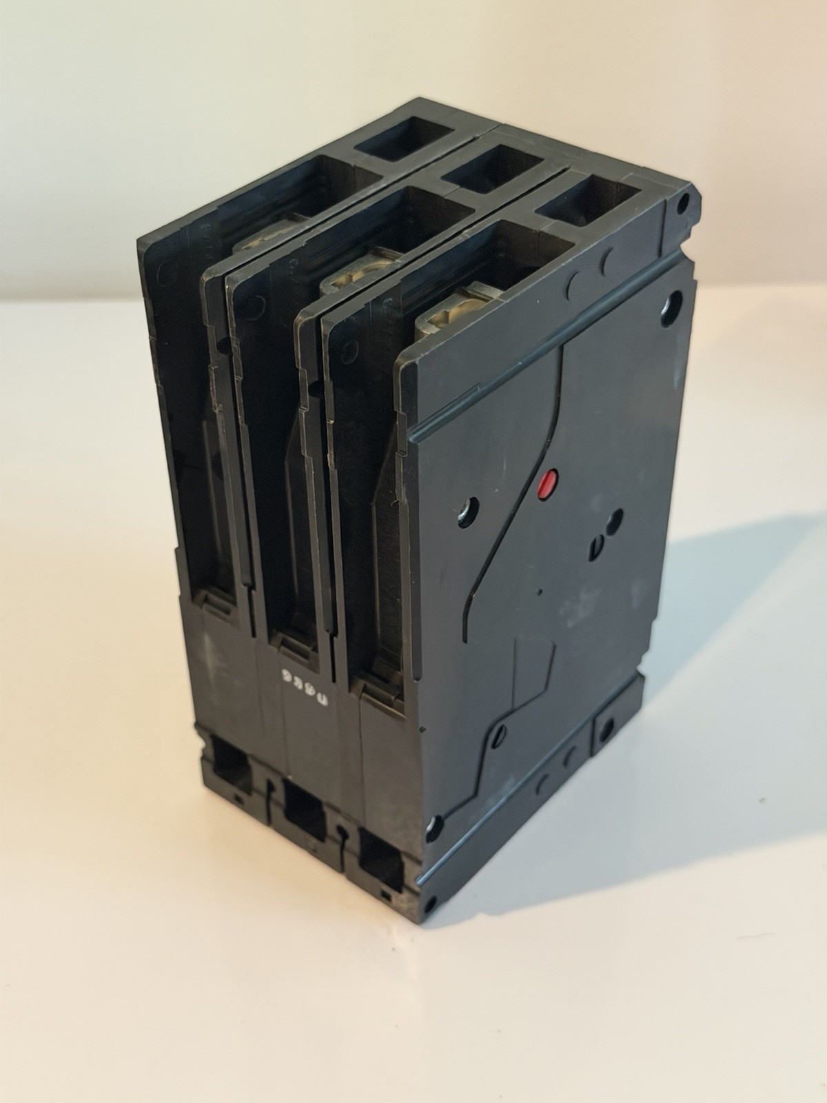 Siemens Sentron ED43B040 Molded Case Circuit Breaker ~ 40 Amp, 480V Ac, 3 Pole