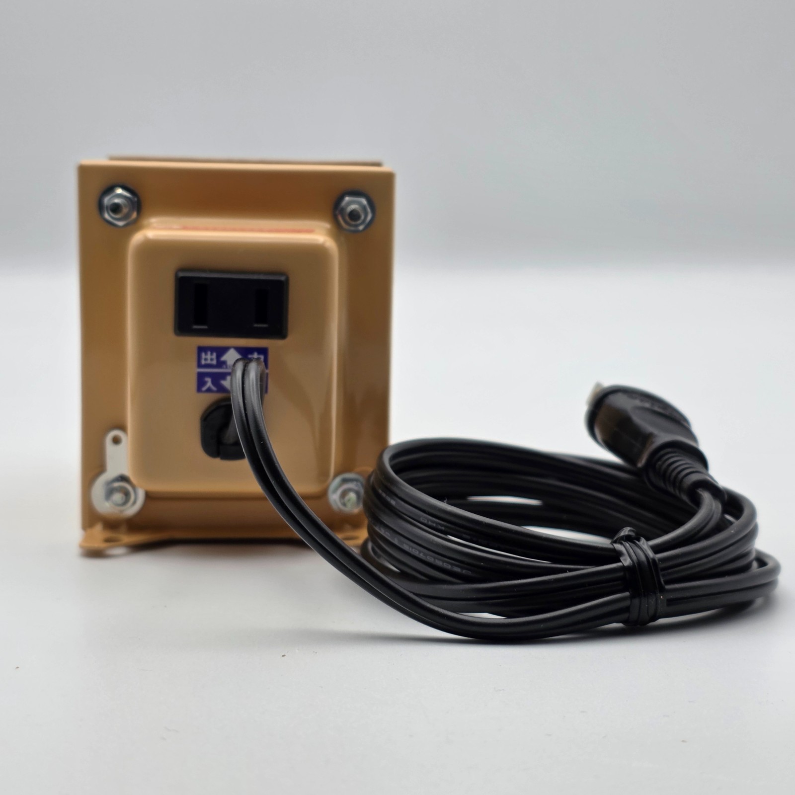 Nissyo NDF-550U Step Down Transformer 110V-130V 550W New From Japan 60018