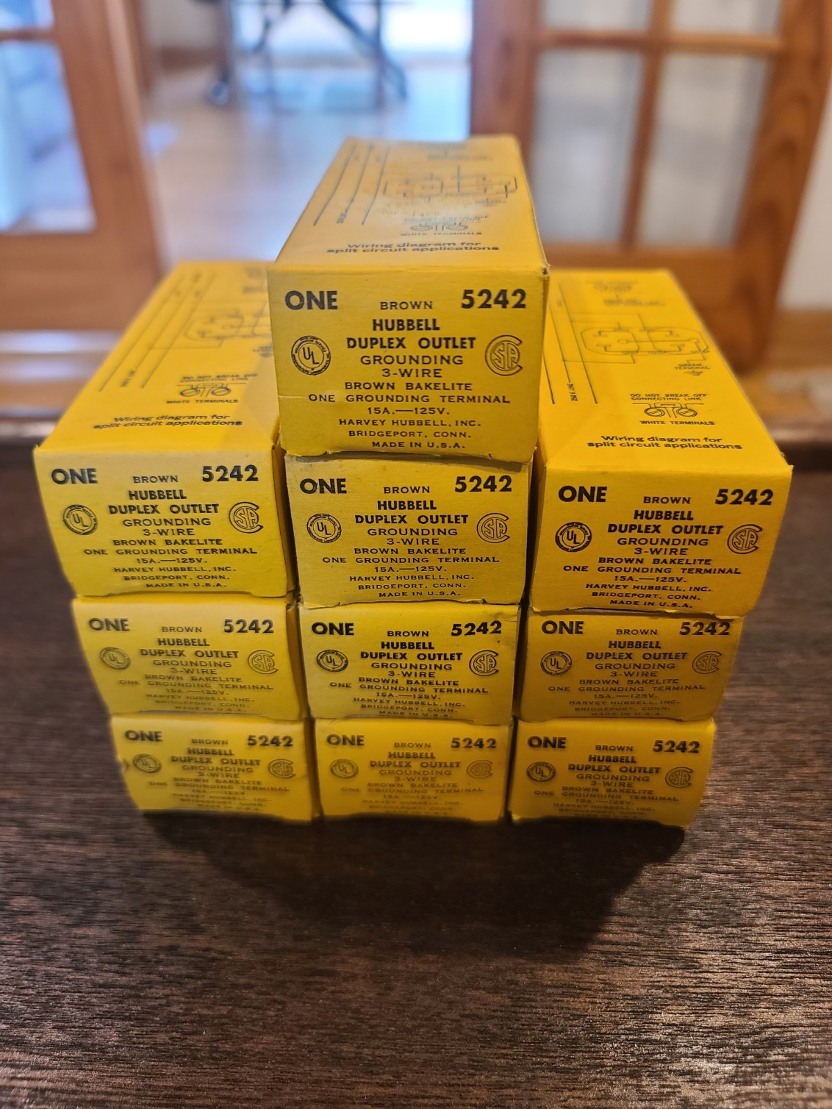 Lot of 10 Hubbell 5242 Brown Bakelite Duplex Outlet 15A 125V Grounding 3-Wire US