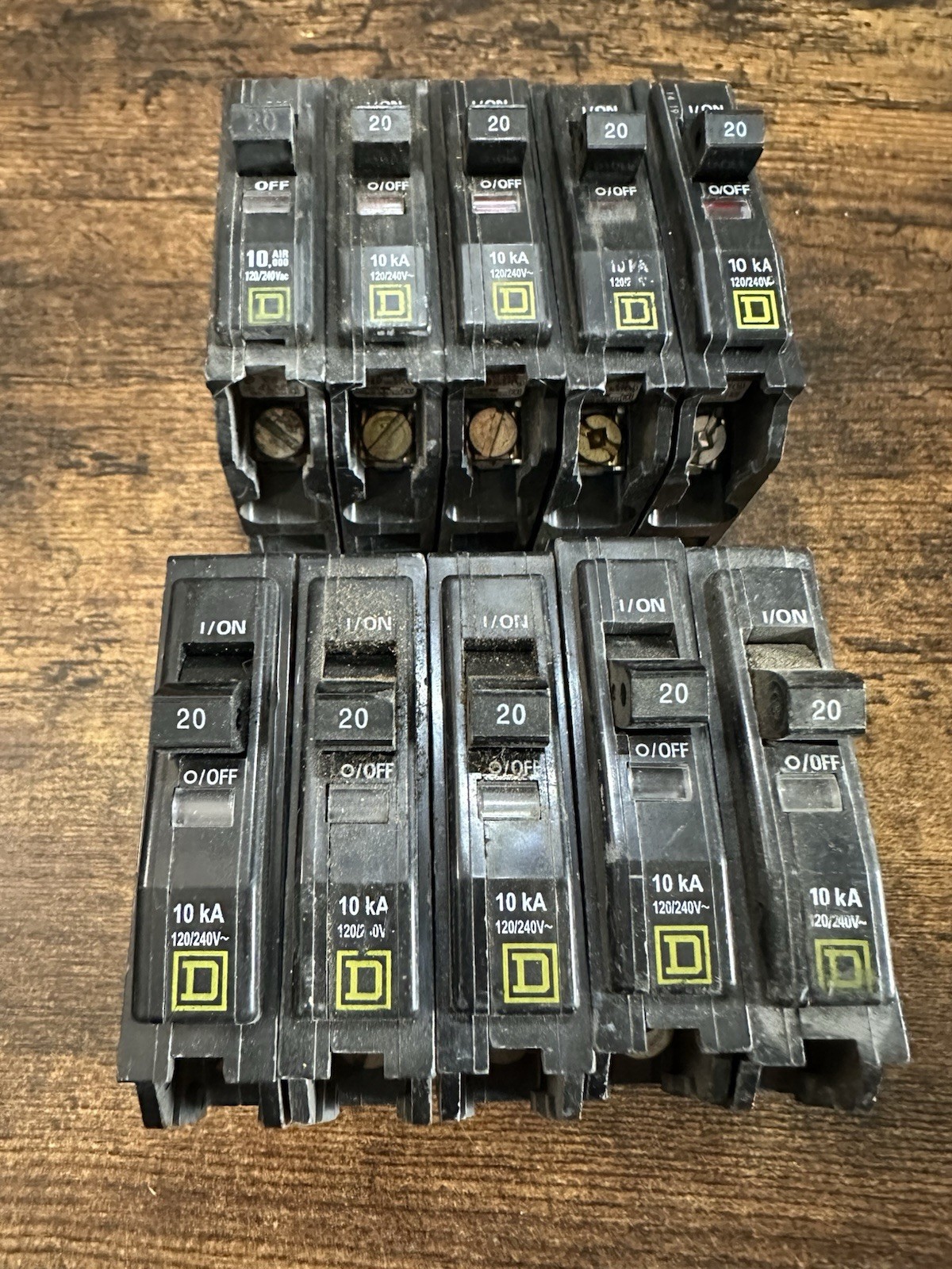Lot of 10 Square D QO120 20 Amp Single Pole Circuit Breakers 120 240V Used