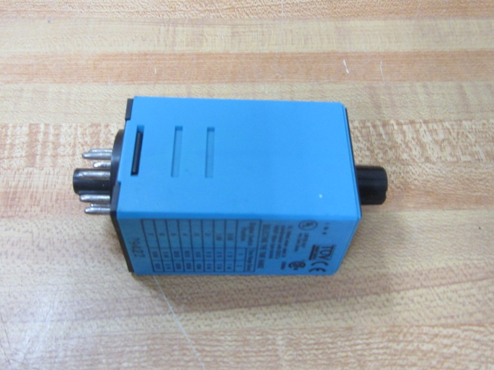 IDEC RTE-P11 Electronic Timer RTEP11 120VAC, Reversible Face Plate