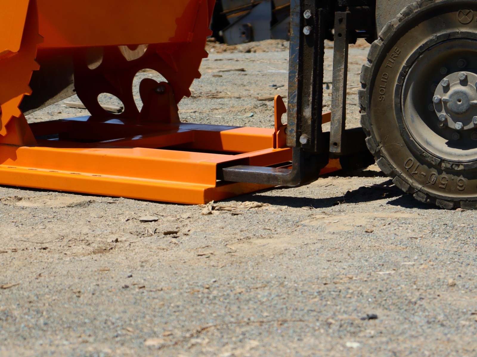 Self-Dumping Hopper – 1 Cubic Yard, Heavy Duty Steel, Forklift & Skid Steer Use