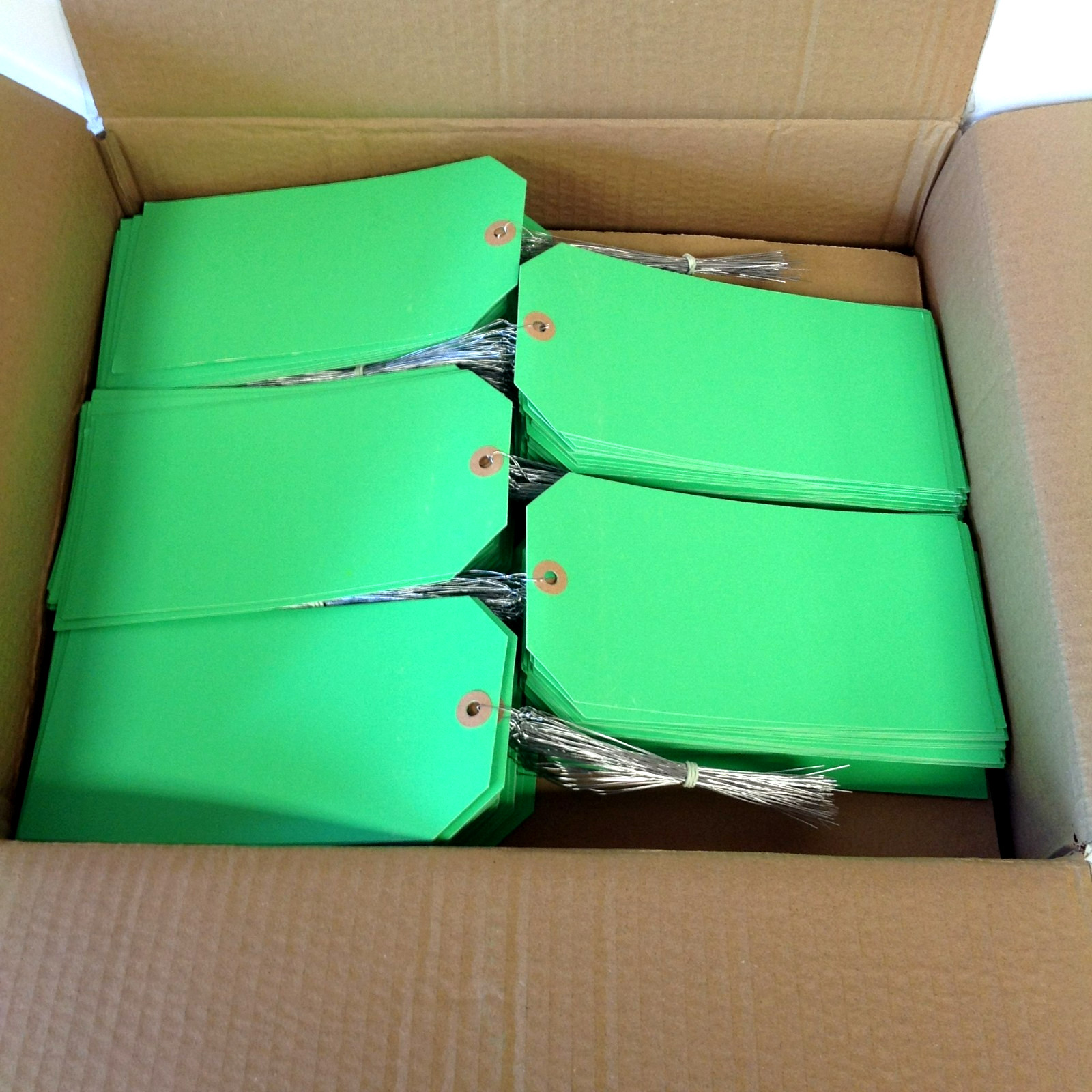 Box of 500 8″ x 4″ Jumbo Shipping Tags GREEN Pre-Wired 13 Pt. G11093D NEW