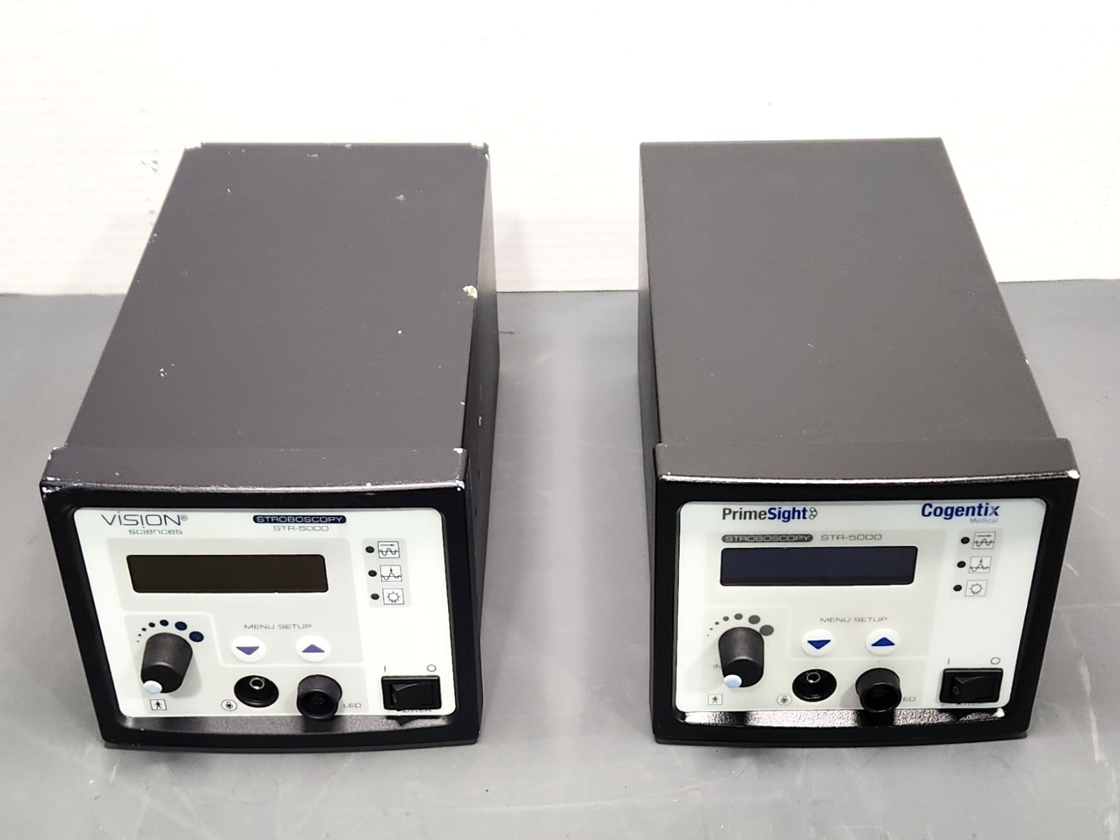 Mixed lot of 2 Stroboscopy STR-5000 Stroboscopic Light Source Power Tested
