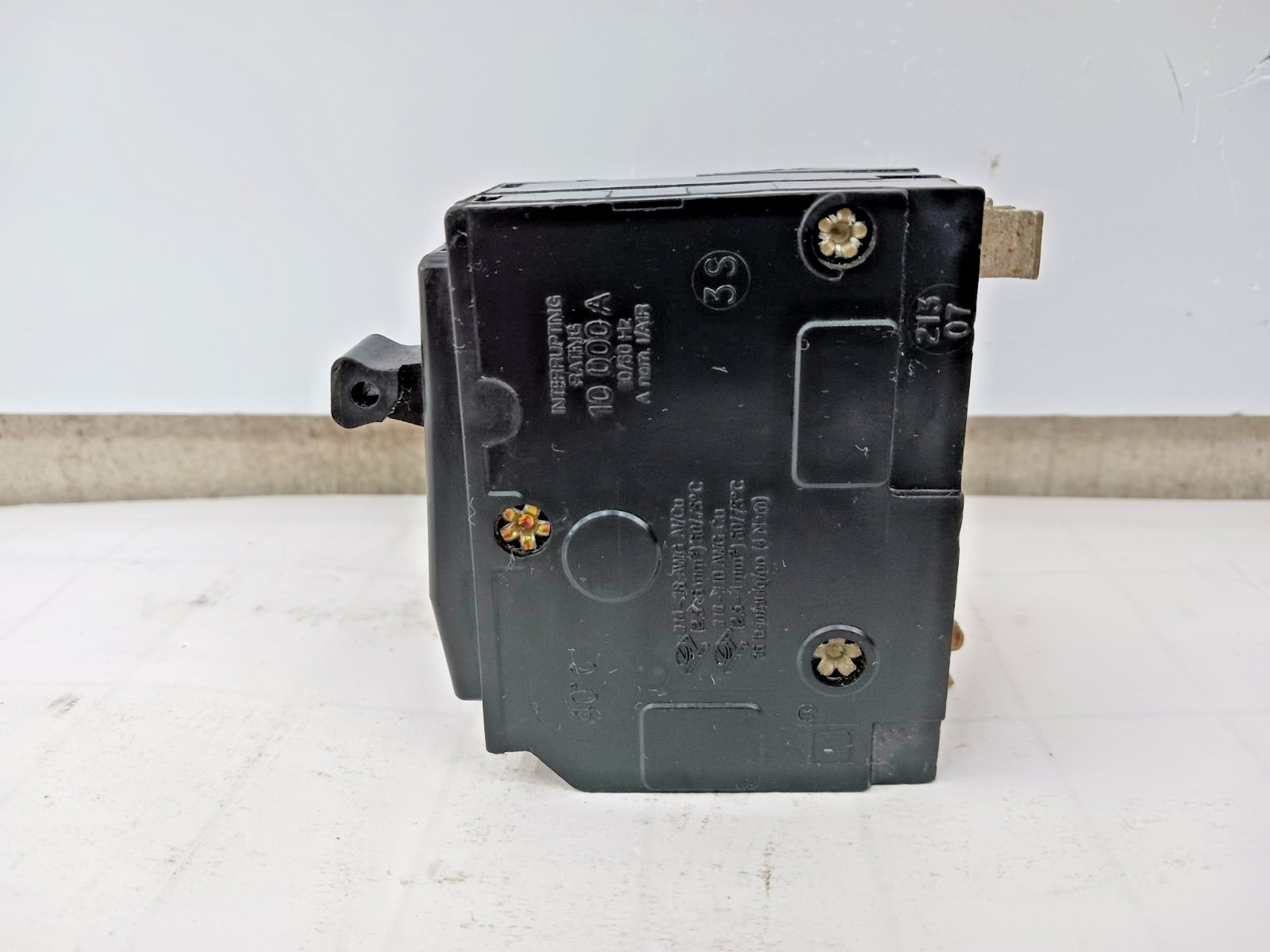 SQUARE D 30 AMP CIRCUIT BREAKER 2 POLE 120/240 VAC QO230