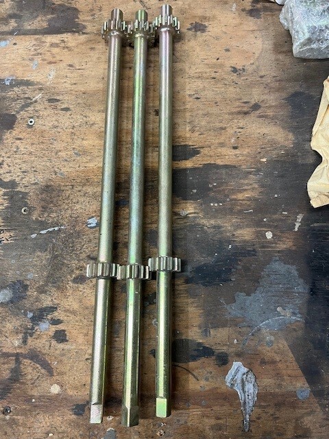 Daniel Senior Valve & Plate Carrier Shaft 10″