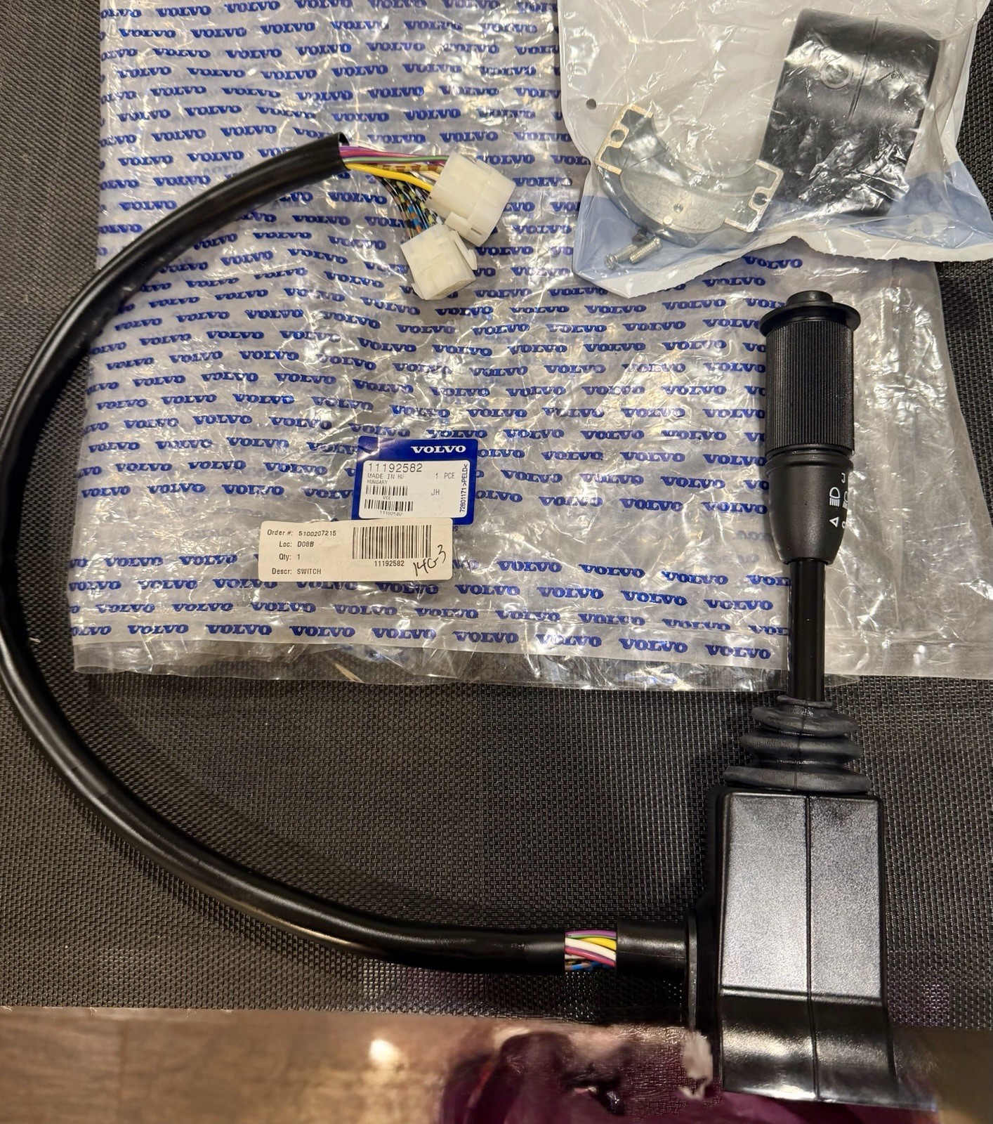 Volvo VOE11192582 Steering Column Switch OEM Control Lever A25 A30 A40 NEW