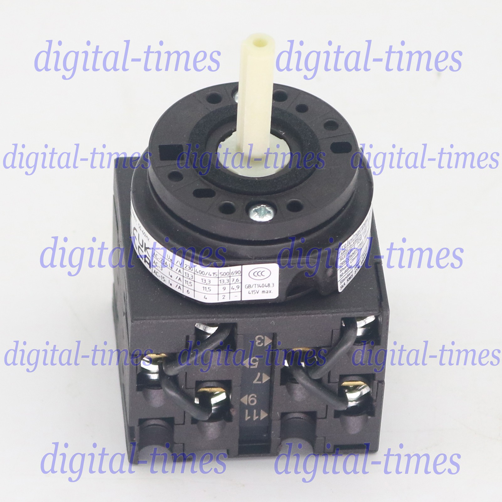 1PC New Eaton moeller T0-3-8007/E Select switch Free shipping