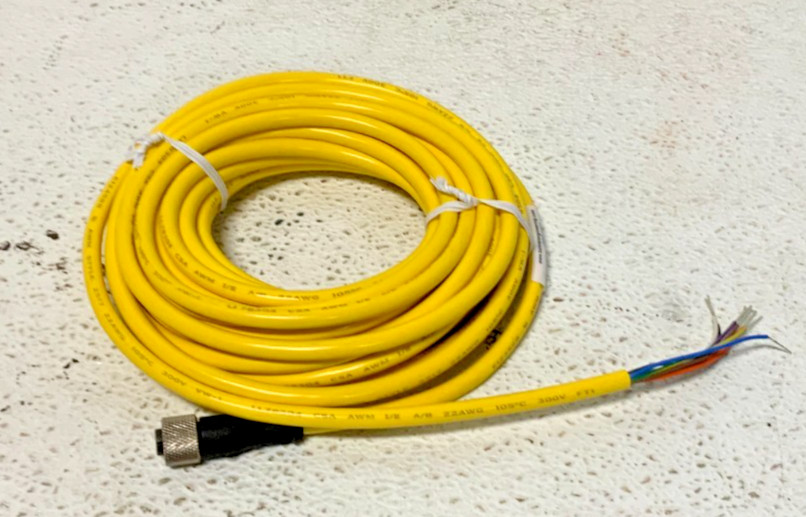 NEW Lot of 2 Banner QDE-825D Single Ended Sensor Cable Cordset Female 74C