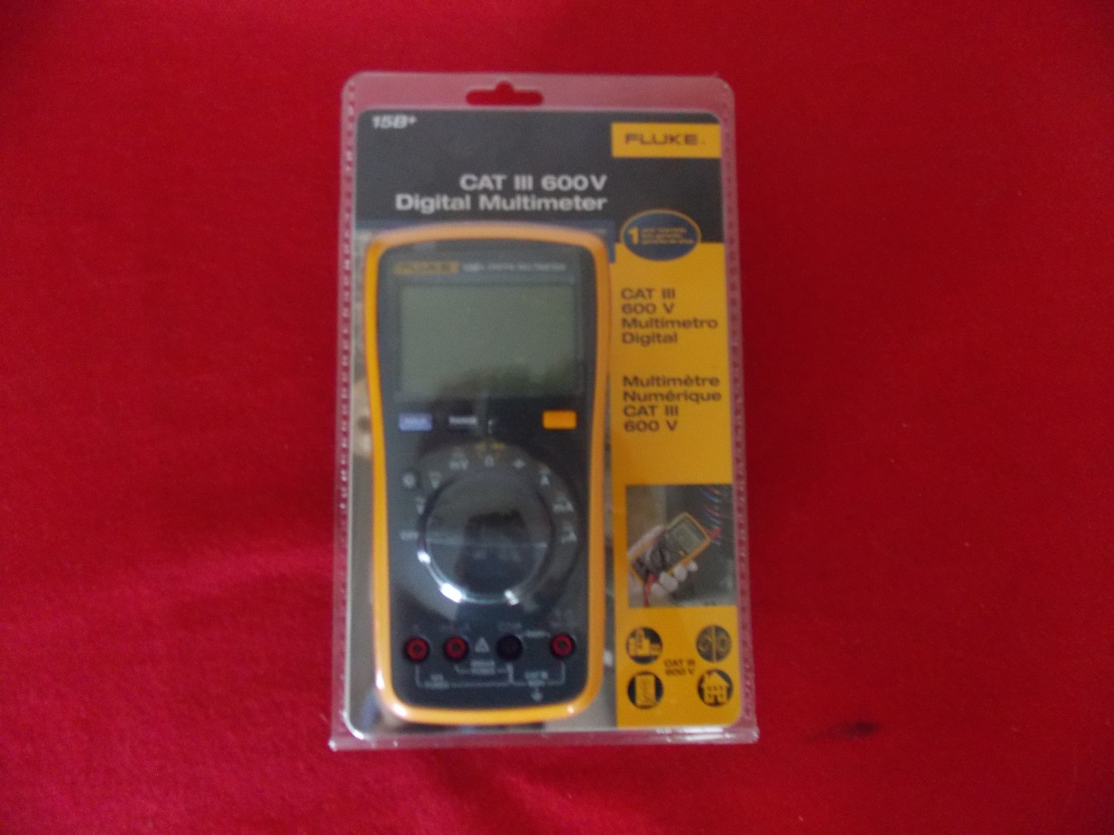 Fluke 15B+ Cat III 600v Digital Multimeter ( NEW )