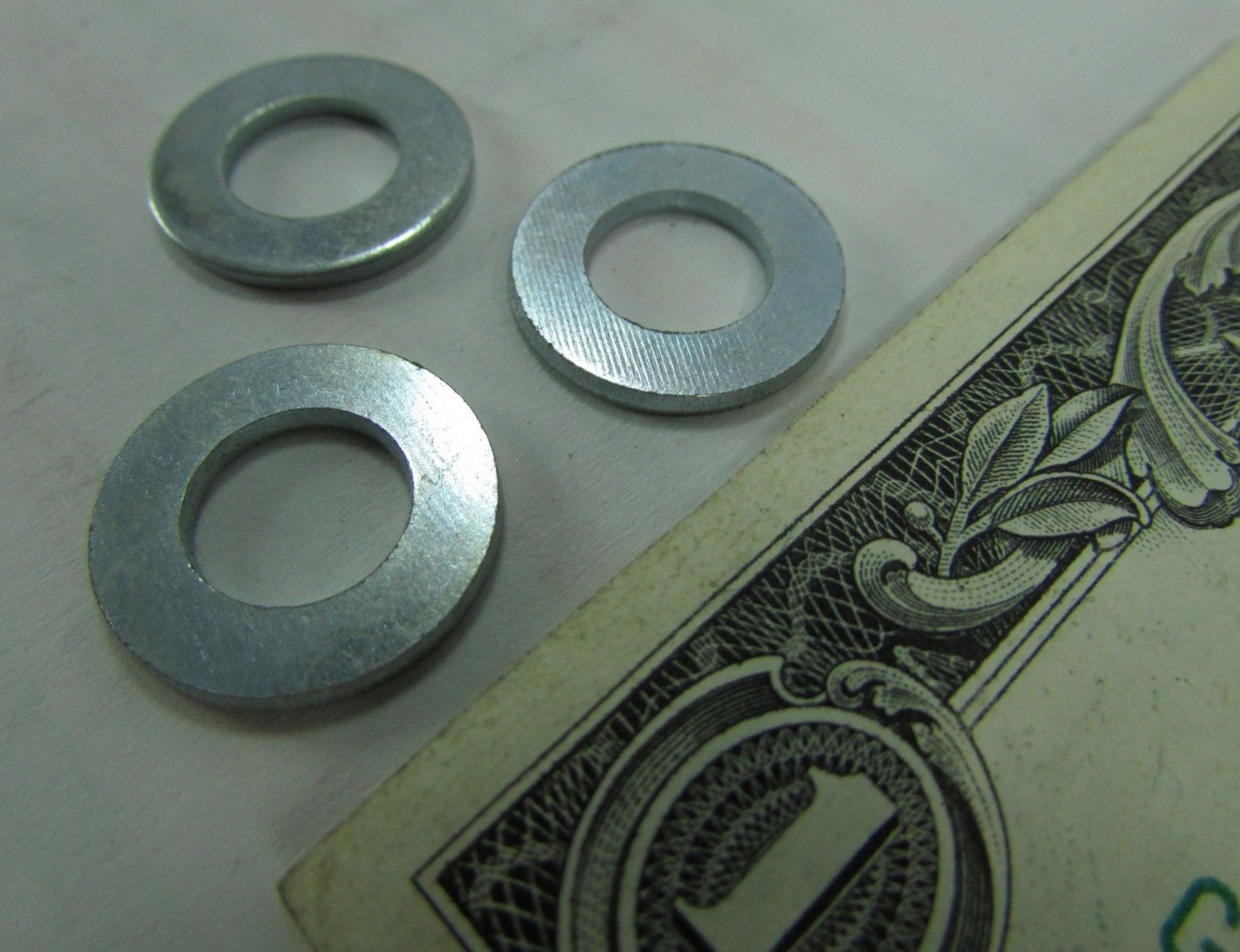 Lot 50 Lindstrom M8 Hardened Steel Flat Washers, Zinc DIN 125A TP200 200 Vickers