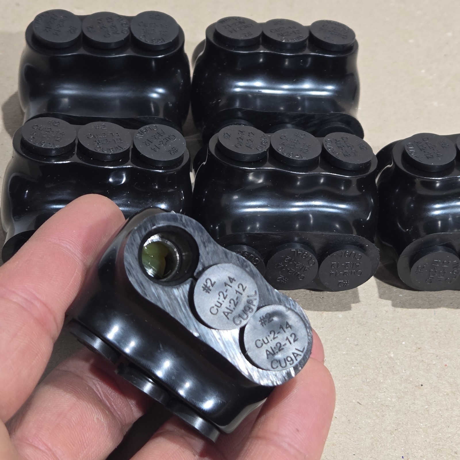 Pack of 5, 3 Port Insulated Multi-Tap Wire Connector 2-14 AWG Dual Entry, 600V.
