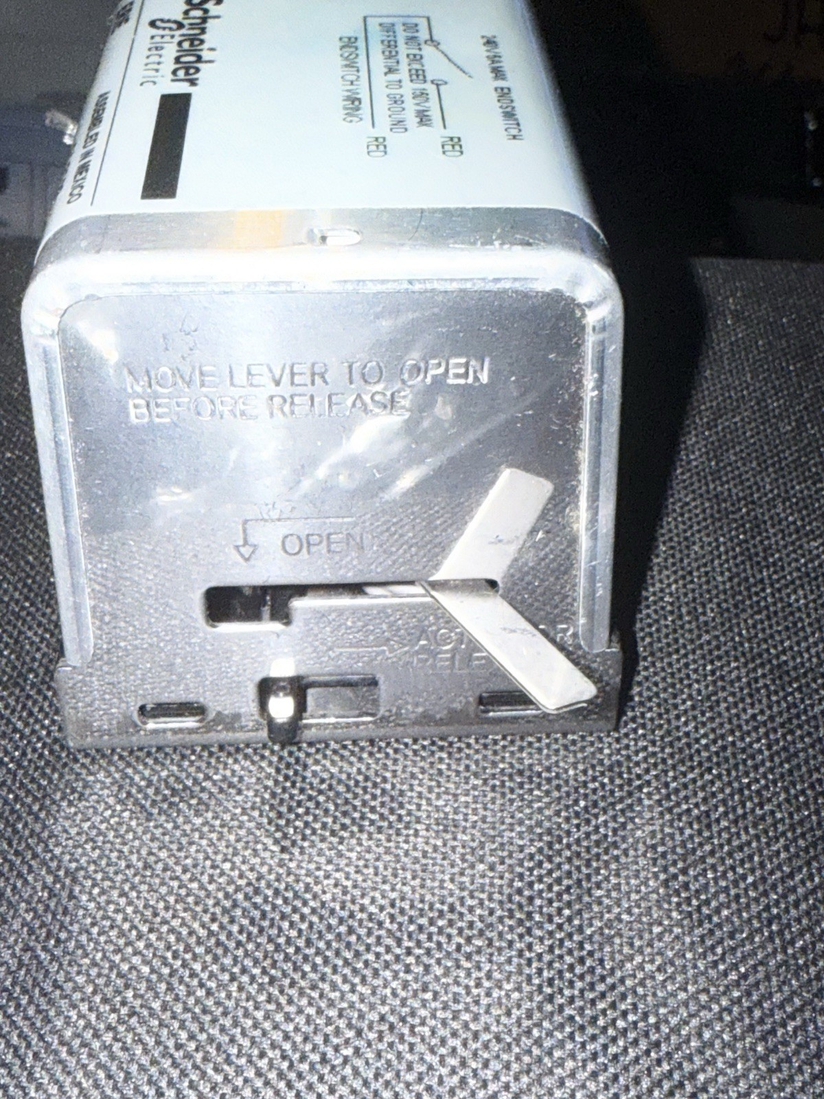 Erie Ag13a02a 24V Normally Closed Actuator w/ 18″ Leads & End Switch