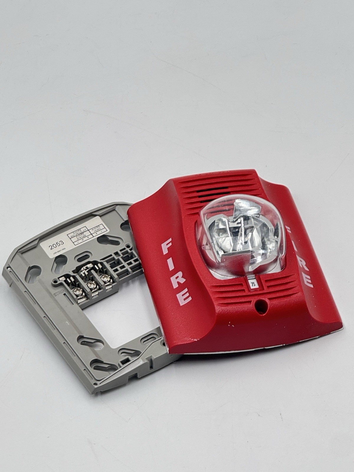System Sensor P2R Horn Strobe – Red, Wall Mount w/ mounting plate