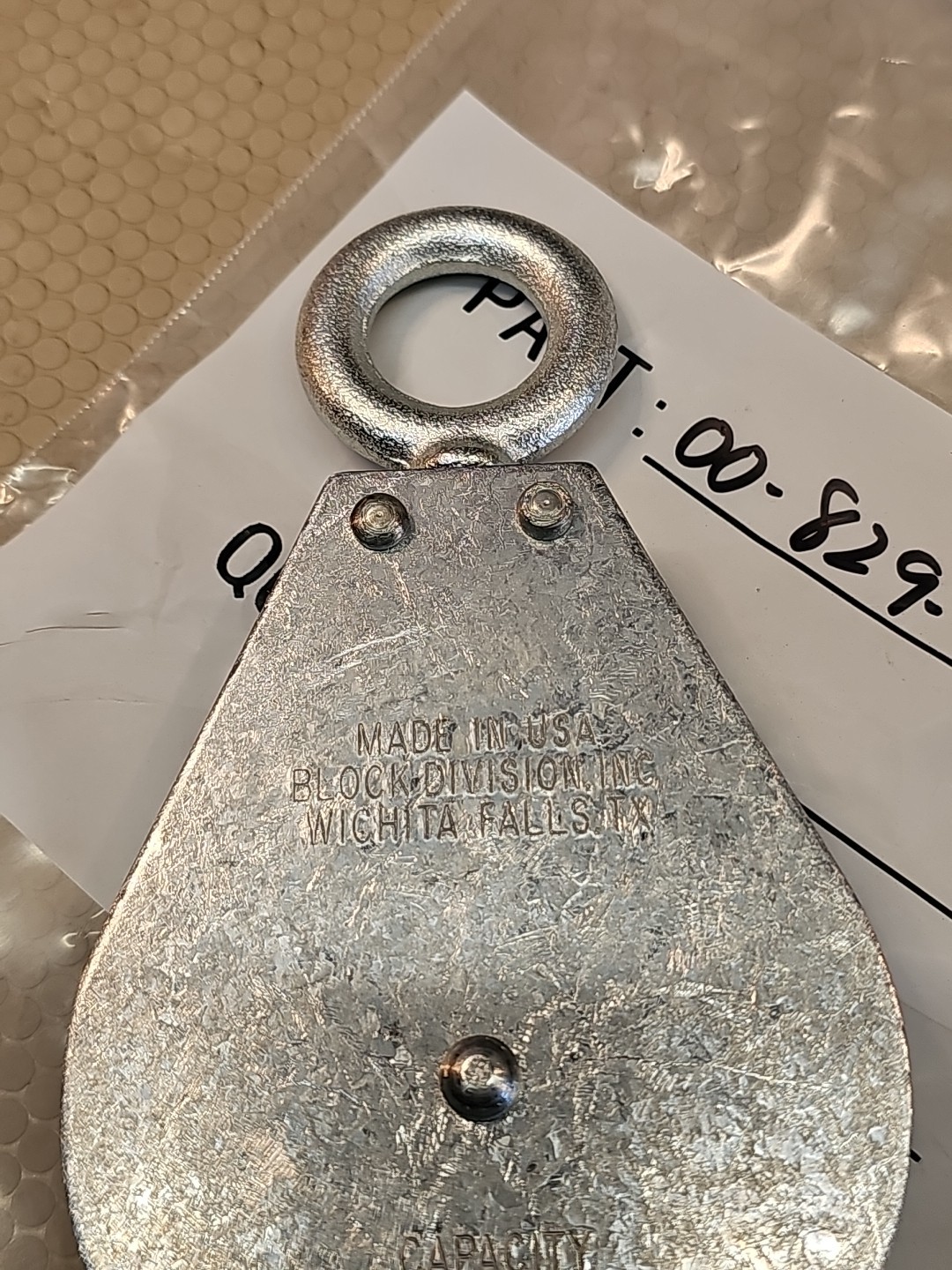 Block Division Swivel Eye Pulley Block 800 lb cap 363 kg