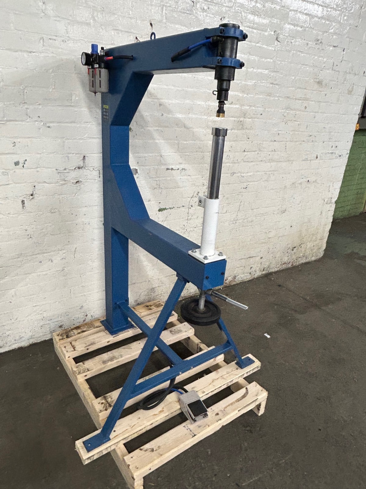 Baileigh Industrial Air-Powered Planishing Hammer Model PH-24A