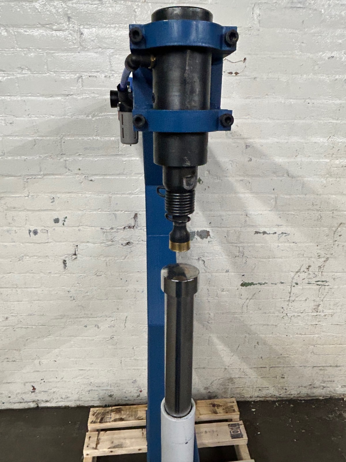 Baileigh Industrial Air-Powered Planishing Hammer Model PH-24A
