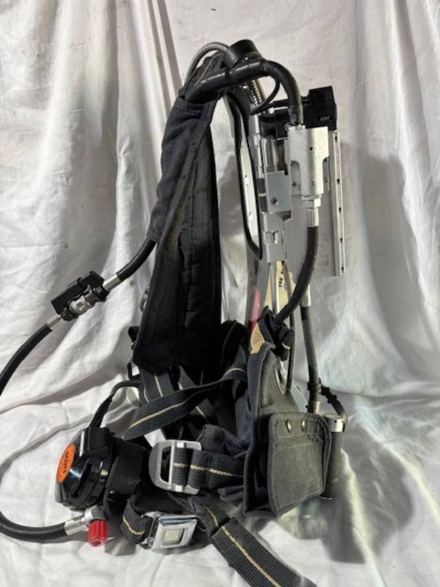 Scott 4.5 SCBA Harness w/AirPak Plus & EZ Flo Regulator, NIOSH, Firefighter
