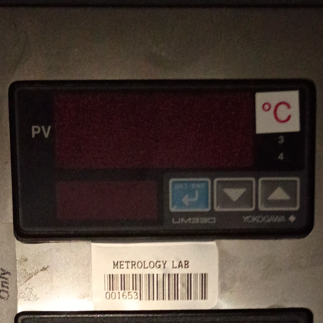 Yokogawa UM330 Digital Temperature Indicator – Great Condition