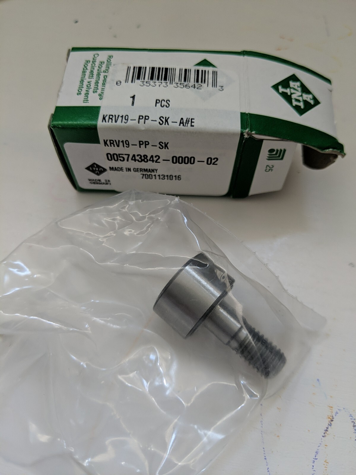 New INA KR19-SK-PP-A Cam Follower Bearing 19mm OD, stud dia 8mm