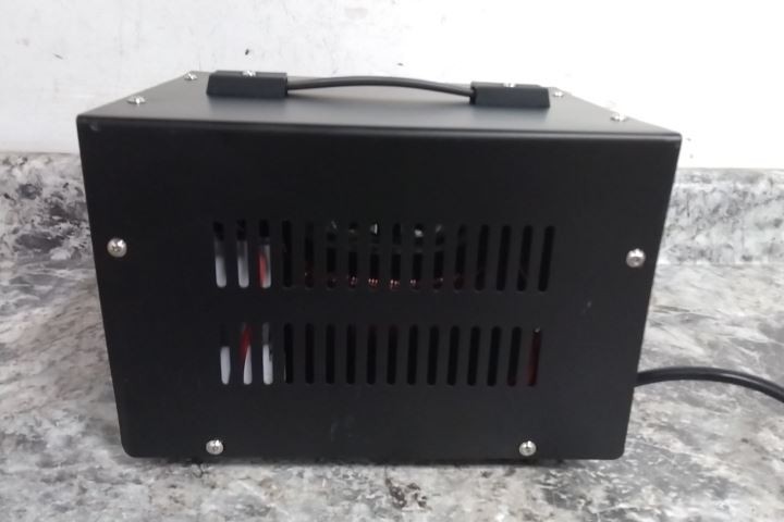 Dayton 16V987 110 to 220VAC, 220 to 110VAC Step Up/Step Down Voltage Converter