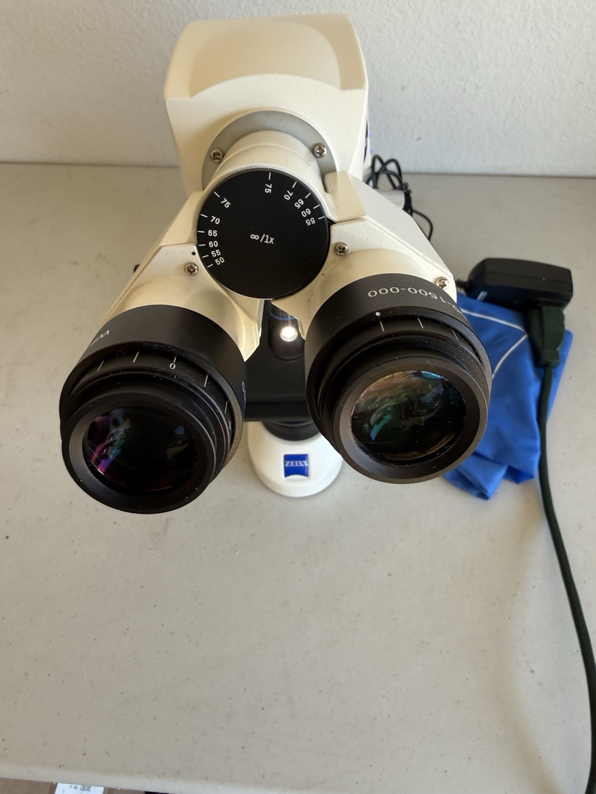 Carl Zeiss Primo Star Microscope w/ 4x 10x 40x 100x Objectives