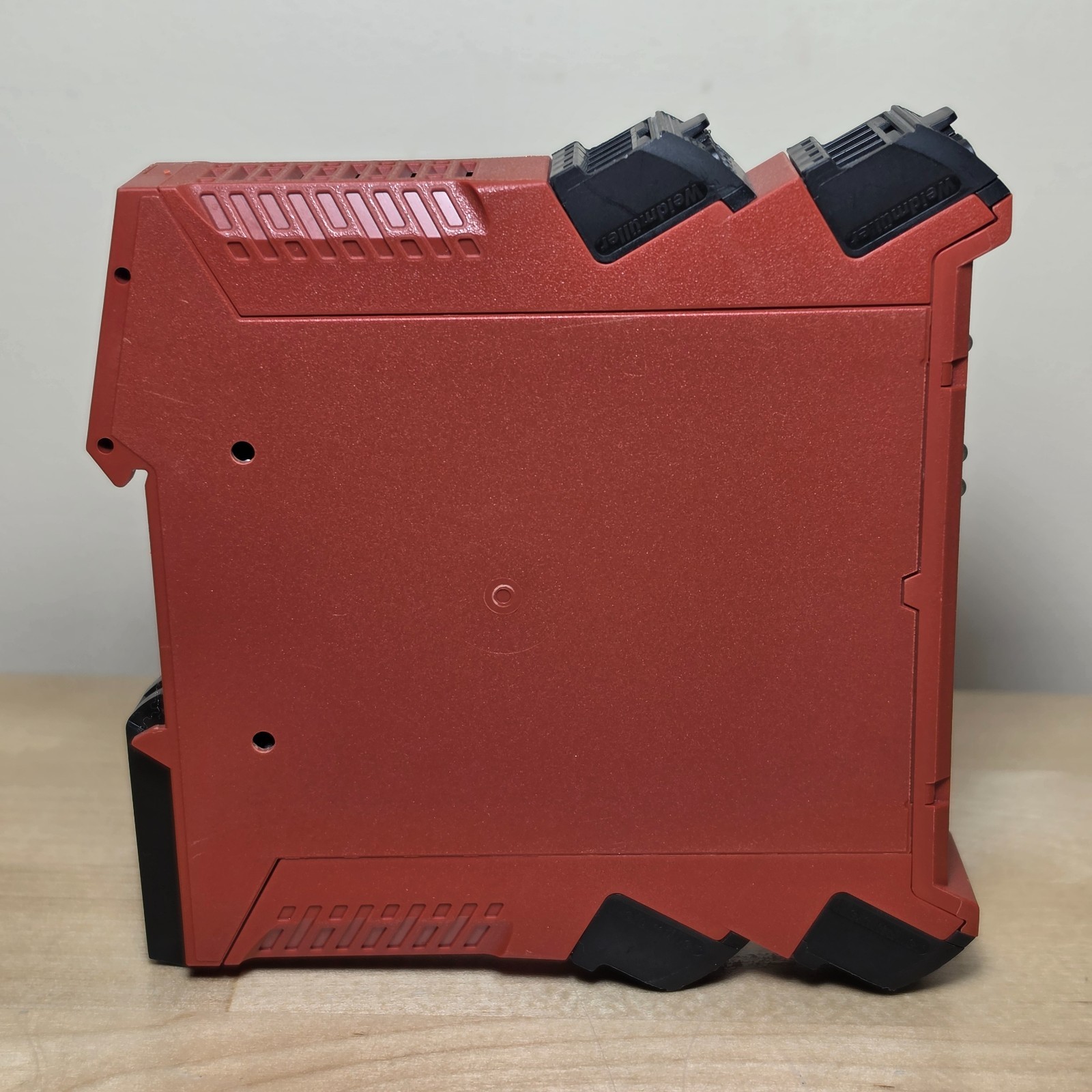 Allen-Bradley 440R-EM4R2 GSR EM Guardmaster Safety Relay 24VDC Ser A