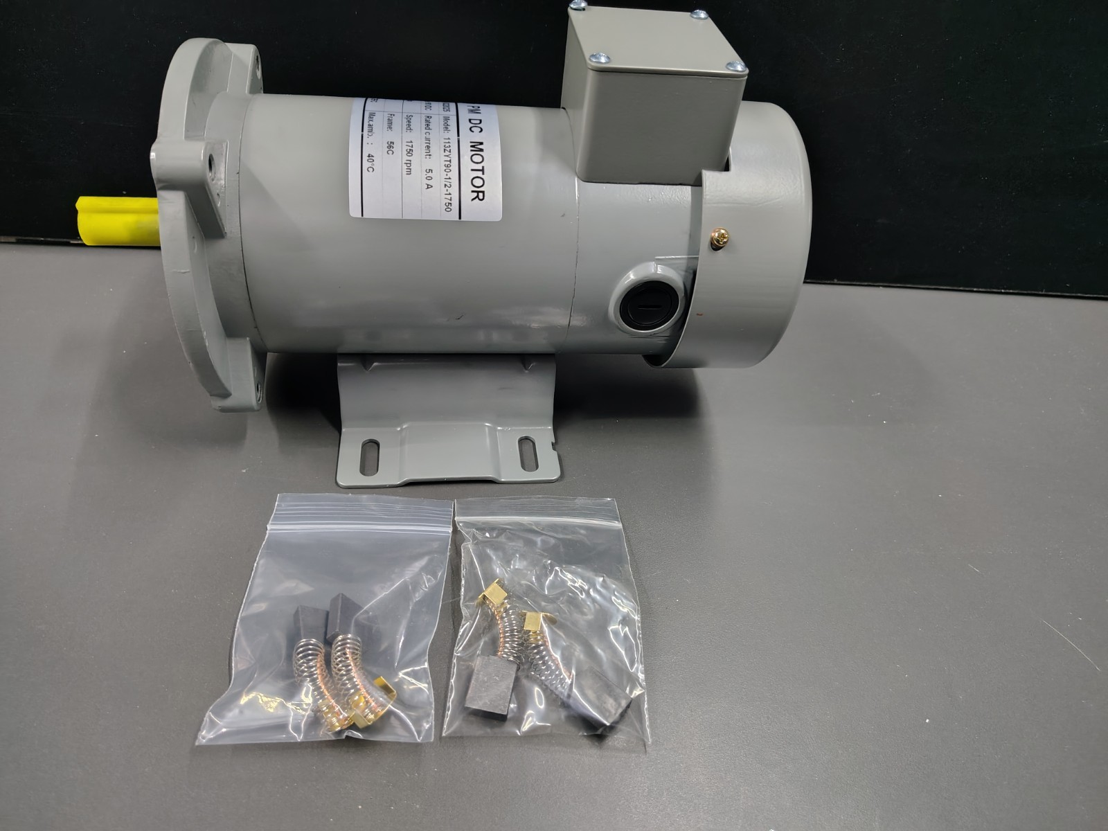 1/2HP DC MOTOR FRAME 56C 90VDC 1750RPM TEFC 90V PERMANENT MAGNET SPARE BRUSHES