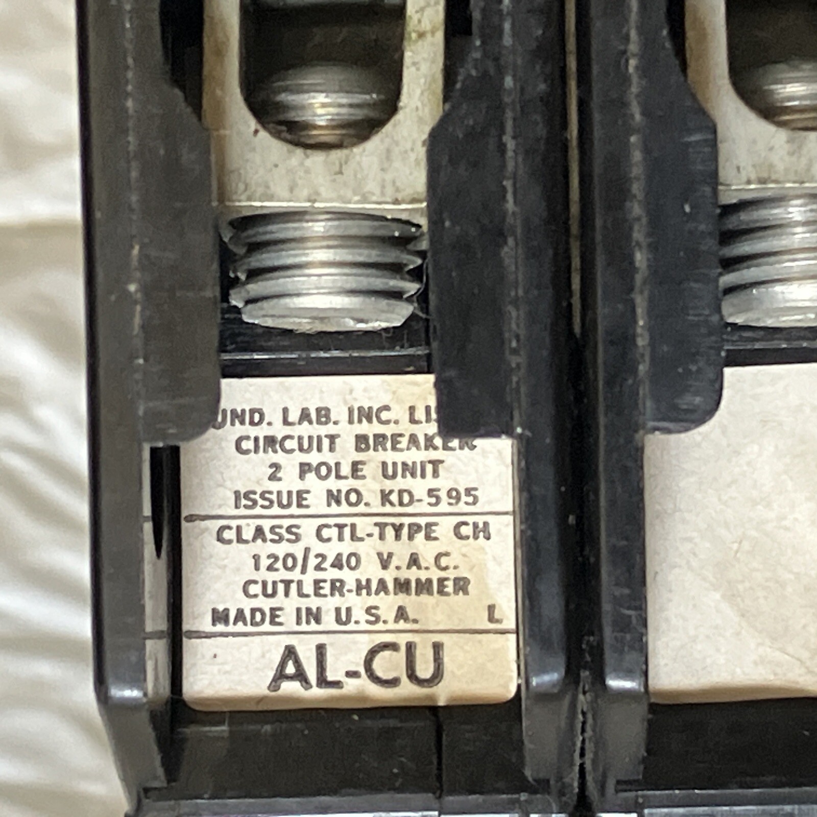 Eaton Cutler Hammer 30Amp 2 Pole Circuit Breaker CH230 METAL FOOT (Half Notch)