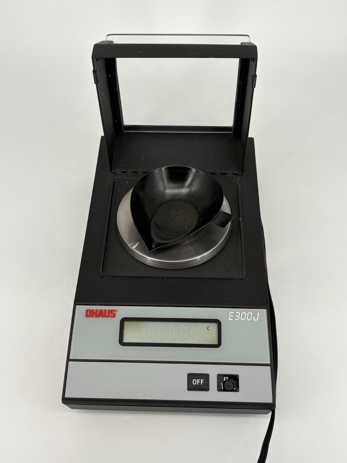 Ohaus Scale E300j – See Photos