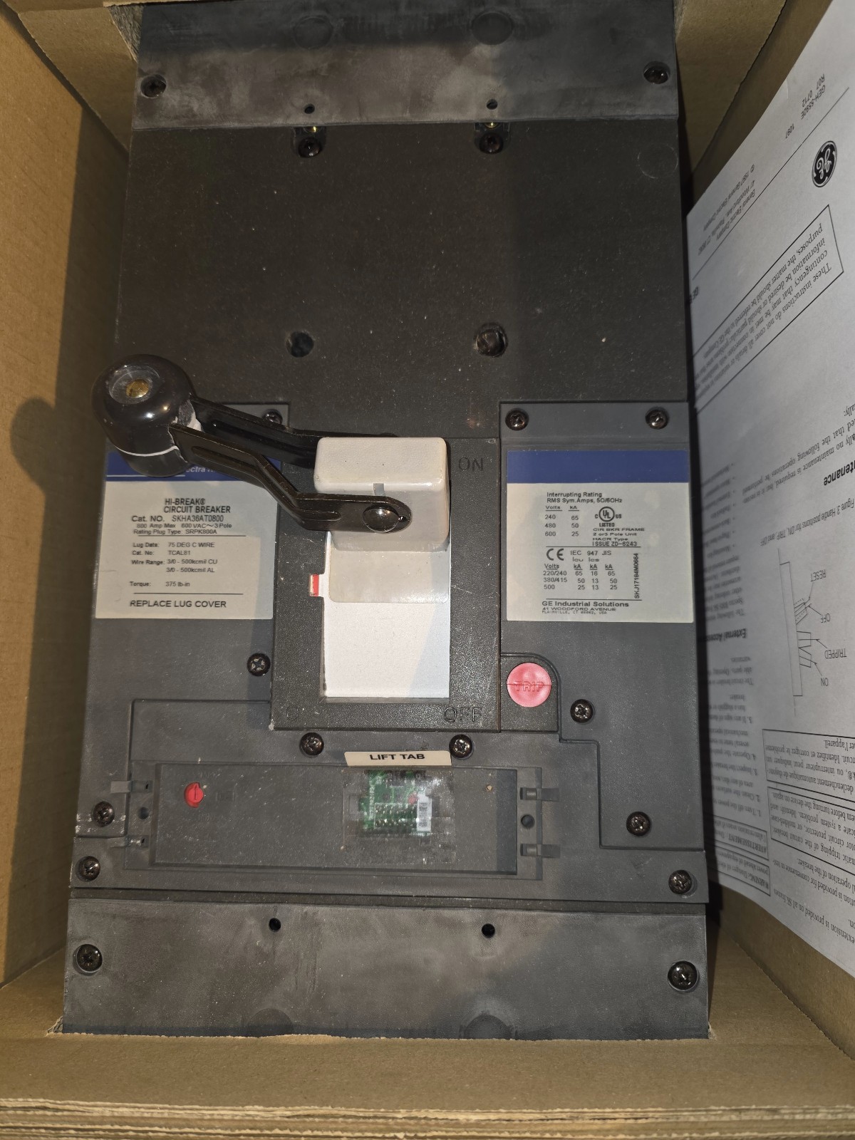 New – GE SKHA36AT0800 Spectra RMS Circuit Breaker – 800A 600V 3-Pole w/ Plug