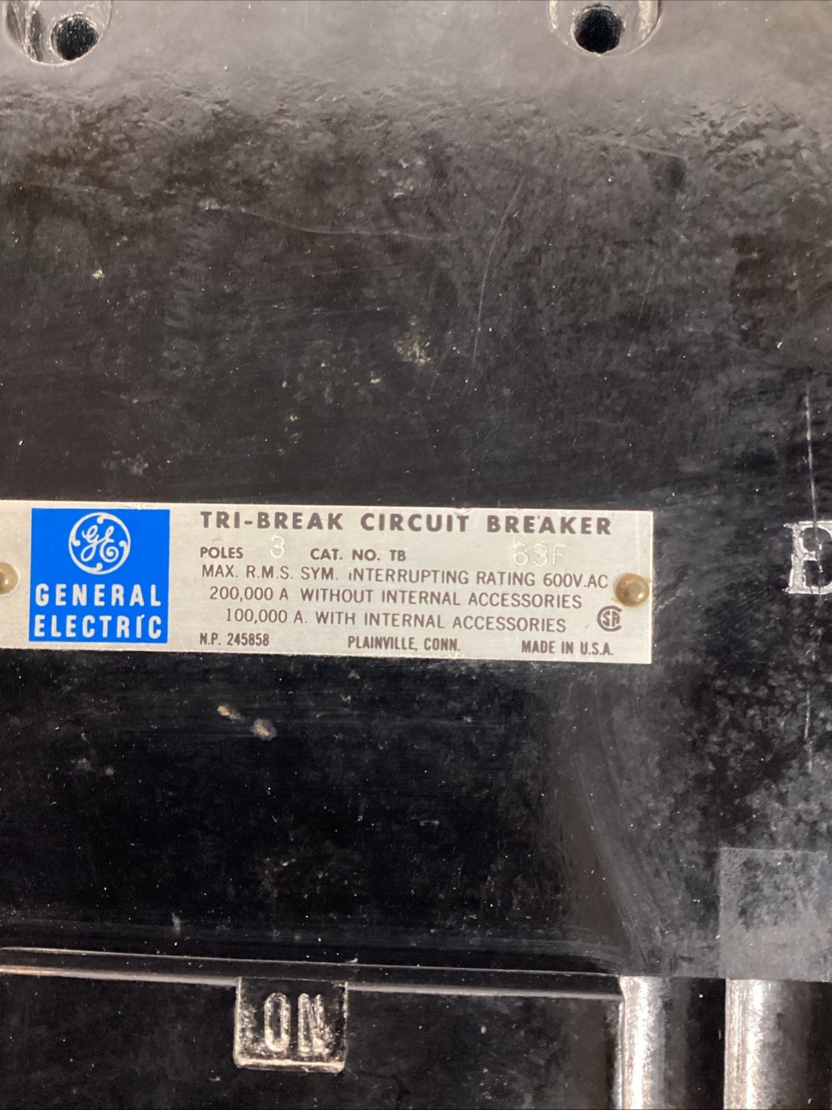 General Electric TB83F W/ 600 amp trip unit