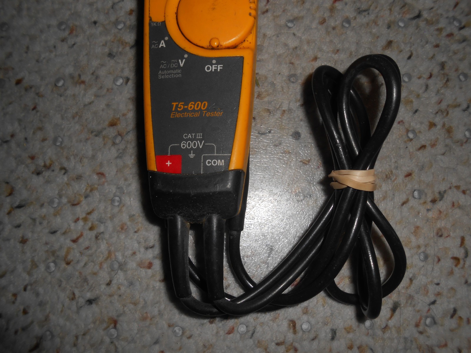 Fluke T5-600 Clamp Meter Continuity Current Electrical Tester CAT iii 600V