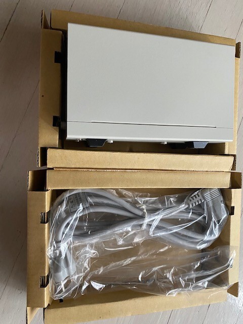 New Yokogawa current probe 701930, 150A with power supply 701938 (120V)