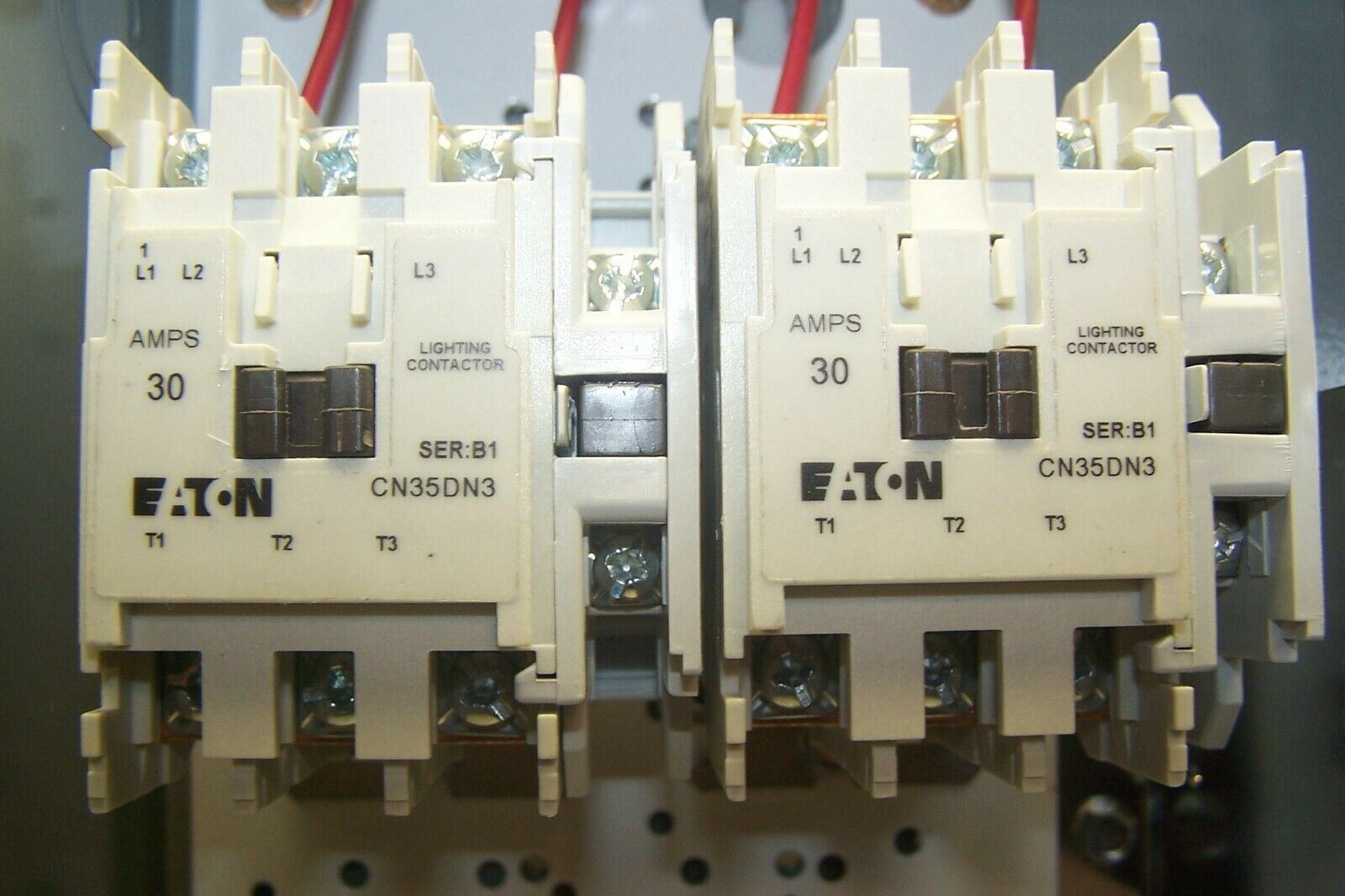 NEW EATON ELECTRICALLY HELD LIGHTING CONTACTOR 30 AMP 240V COIL ECL03C1B6A