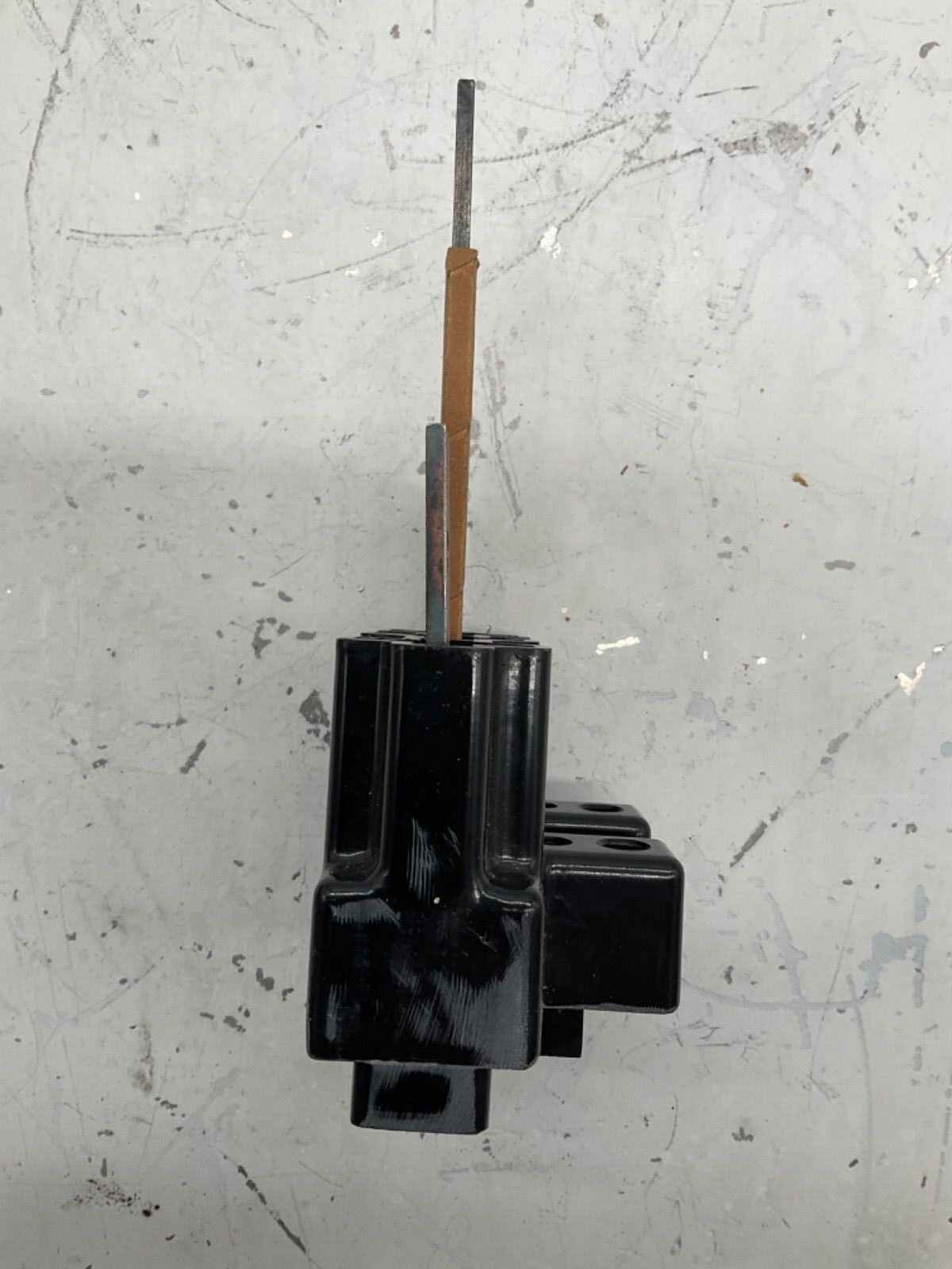 NEW G.E. TE13PD1 PLUG-IN MOUNTING BASE ASSEMBLY 150 A missing breaker side
